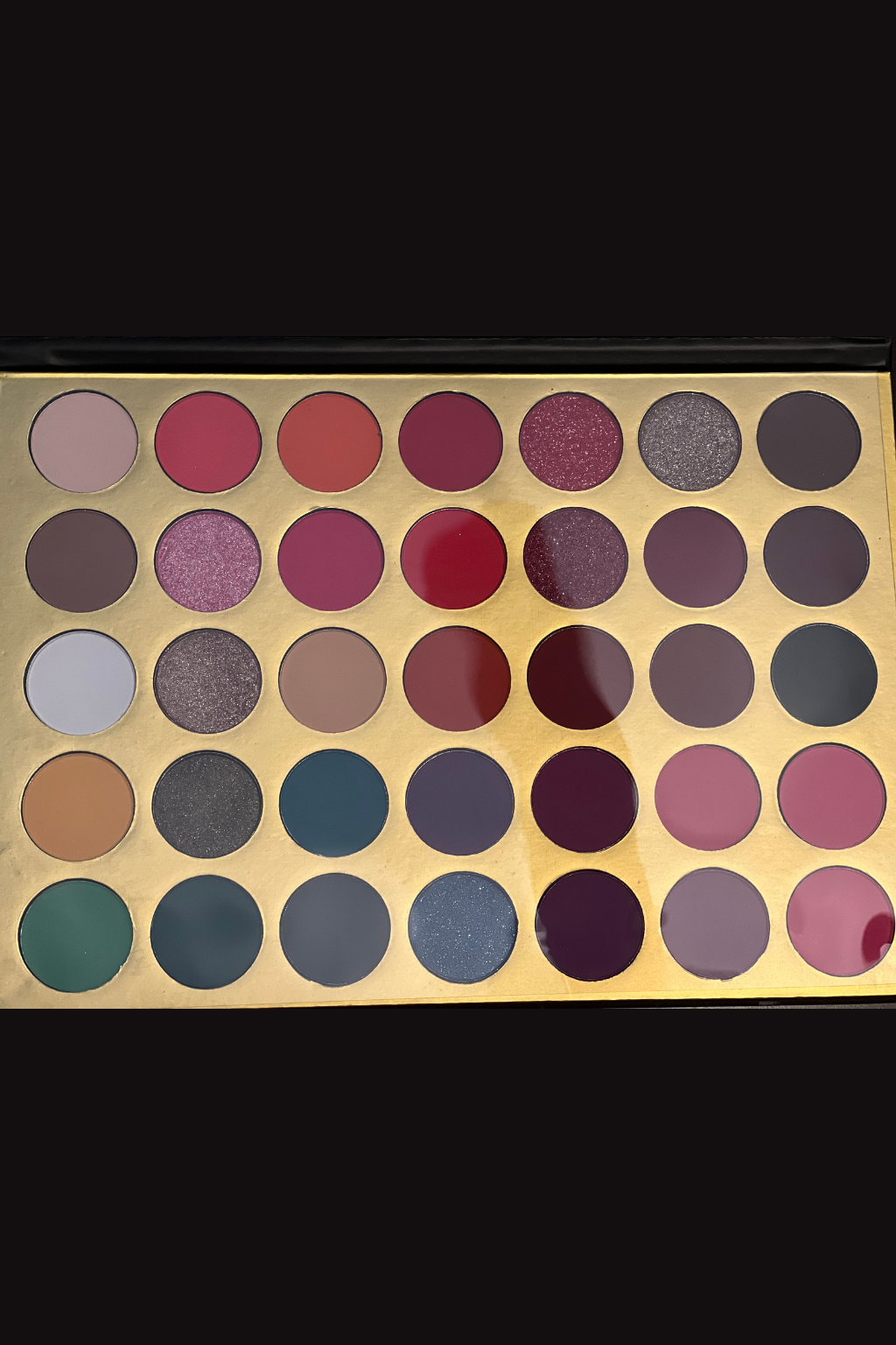 12 20 24 30 35 colors eye shadow safe lightweight... 35-Color Eyeshadow Palette – Vegan, Bold & Long-Lasting
